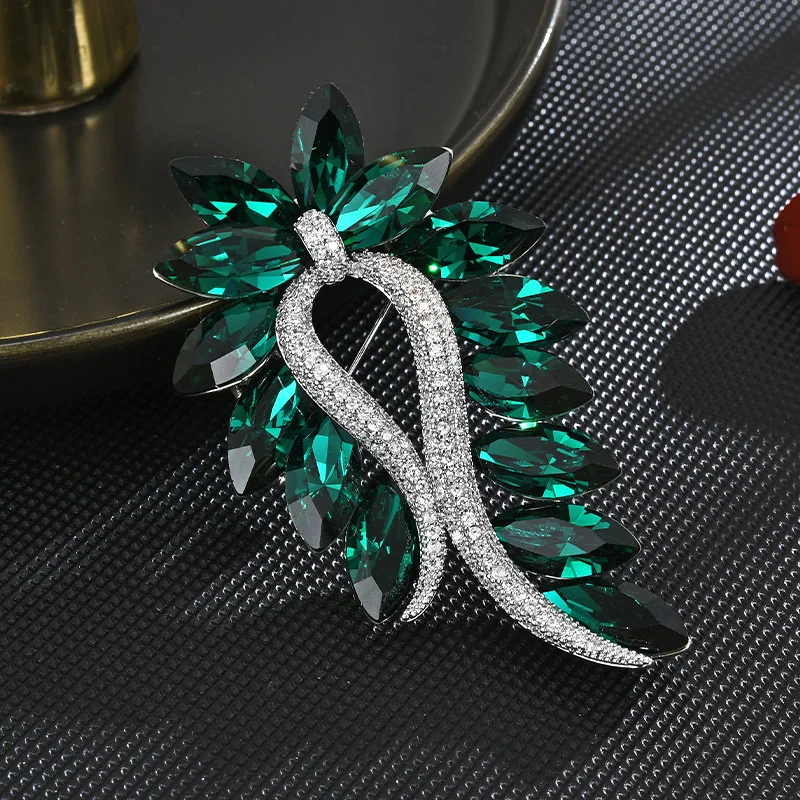 

Retro Luxury Austrian Green Blue Crystal Brooches for Women Flower Brooch 2023 New Palace Style Accessories Wholesale Broche