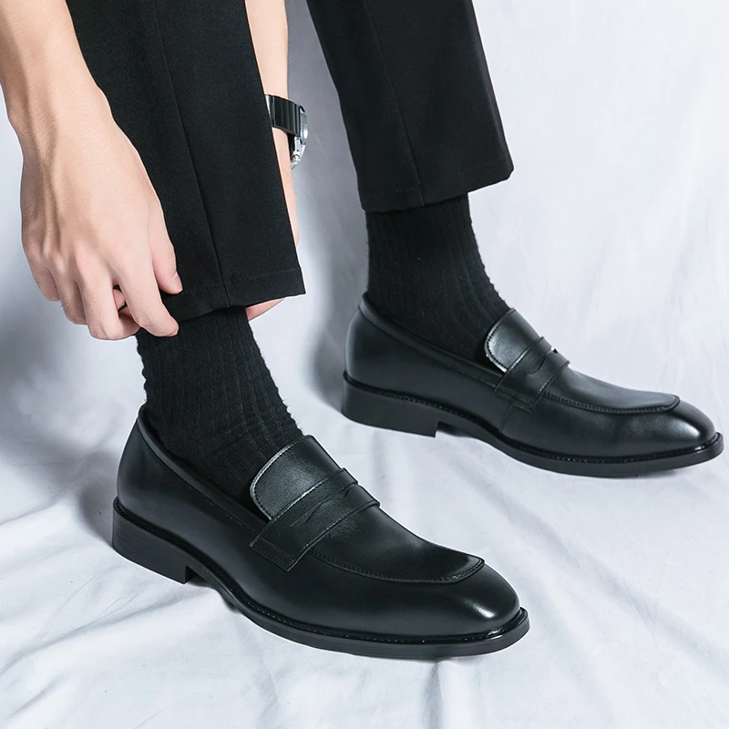 

Мужские классические туфли с острым носком, дизайнерские брендовые новые деловые повседневные кожаные туфли без застежки, мужские праздничные свадебные туфли в британском стиле