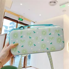 New Soft shell box is suitable for Nintendo swith diagonal storage bag to send lanyard fruit pattern bag
New Soft shell box is suitable for Nintendo swith diagonal storage bag to send lanyard fruit pattern bag
