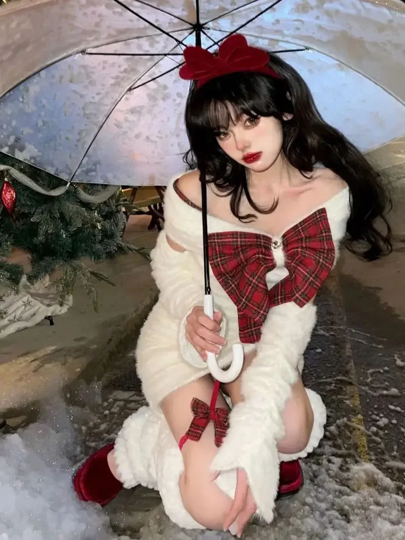 Women Winter White Faux Fur Slim Christmas Party Dress 2023 y2k Lady Off Shoulder Elegant High Waist Bodycon Dress With Red Bow
Women Winter White Faux Fur Slim Christmas Party Dress 2023 y2k Lady Off Shoulder Elegant High Waist Bodycon Dress With Red Bow