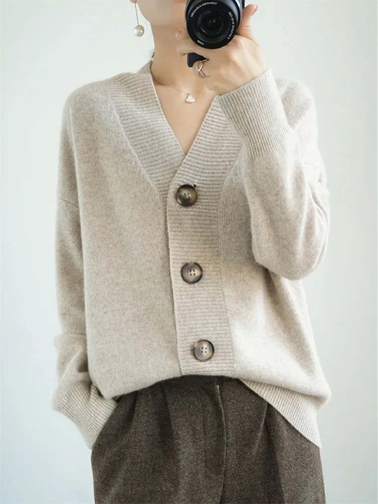 Knit Cardigan Women Spring and Autumn New V-neck Single Breasted Solid Color Patchwork Coat Loose Top for Female Clothing ZM682
Knit Cardigan Women Spring and Autumn New V-neck Single Breasted Solid Color Patchwork Coat Loose Top for Female Clothing ZM682