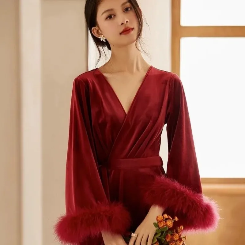 2pcs Set Robe Women Sleepwear V-neck Sling Nightdress Solid Fashion Long-sleeved Feather Bathrobe Wedding Bride Bridesmaid Robes
2pcs Set Robe Women Sleepwear V-neck Sling Nightdress Solid Fashion Long-sleeved Feather Bathrobe Wedding Bride Bridesmaid Robes