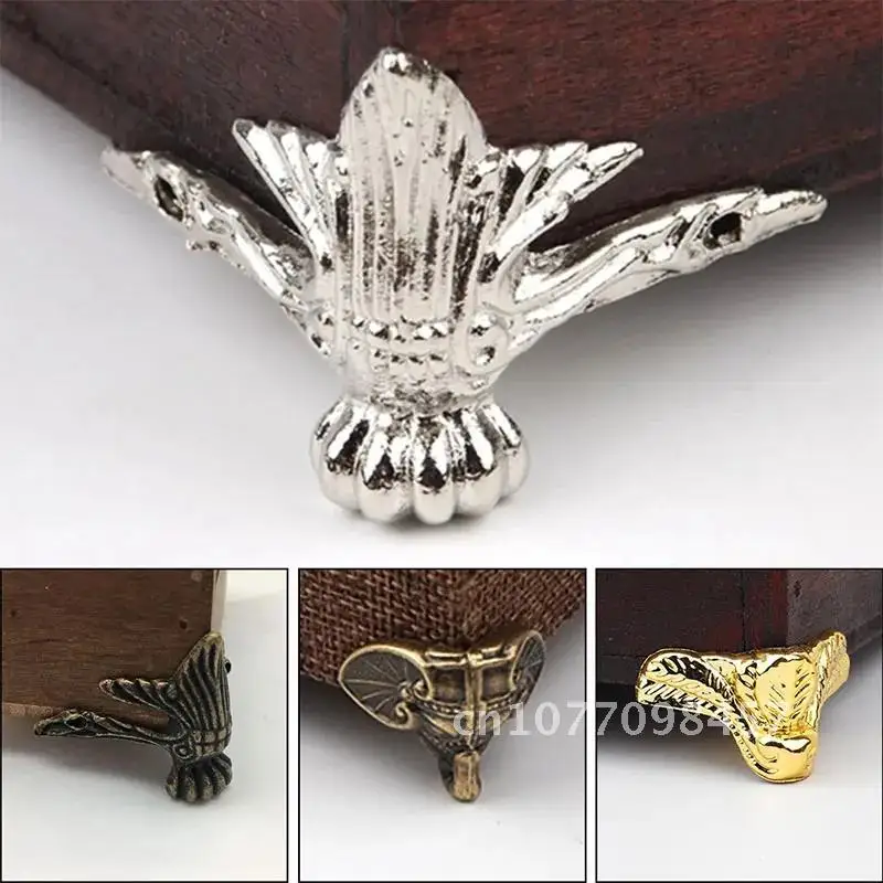 4Pcs/Set Antique Wood Box Feet Leg Corner Protector Triangle Rattan Carved Decorative Bracket For Furniture Hardware
4Pcs/Set Antique Wood Box Feet Leg Corner Protector Triangle Rattan Carved Decorative Bracket For Furniture Hardware
