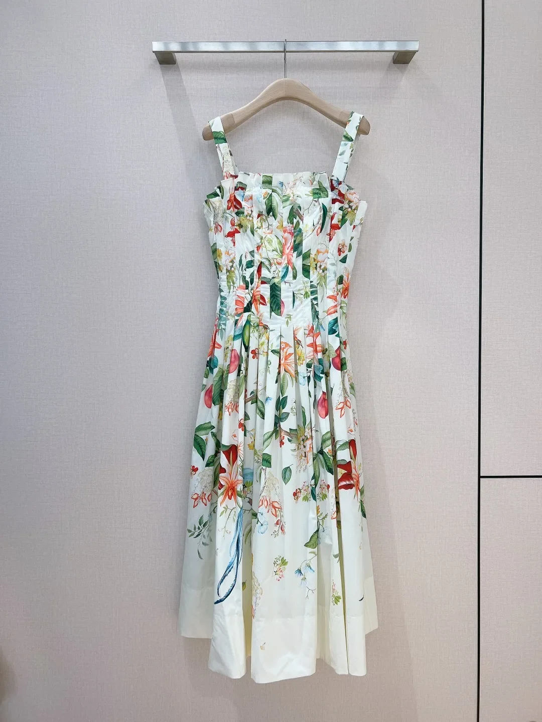 

High Quality Cotton 2024 Summer Women Camisole White Green Floral Leaf Print Sleeveless Pleat Sweet Midi Dress