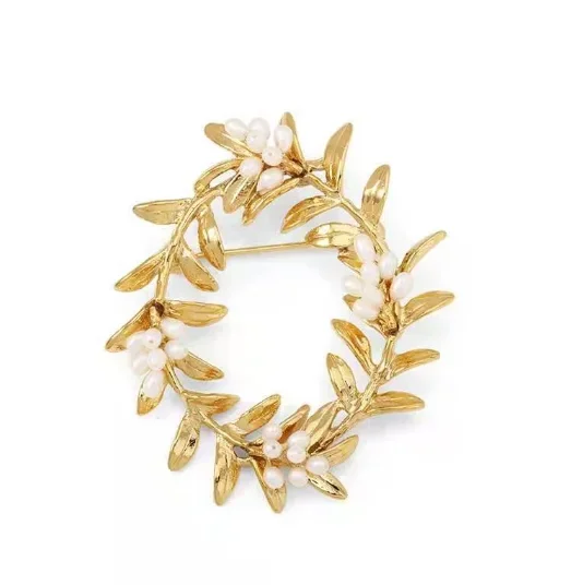 Роскошная женская брошь в виде искусственной кожи
Роскошная женская брошь в виде искусственной кожи