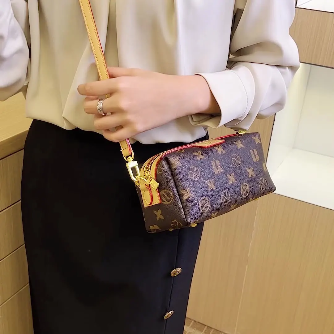 2024 new women's bag clutch bag Fashion soft leather presbyard small bag Casual fashion mini crossbody storage bag C021
2024 new women's bag clutch bag Fashion soft leather presbyard small bag Casual fashion mini crossbody storage bag C021