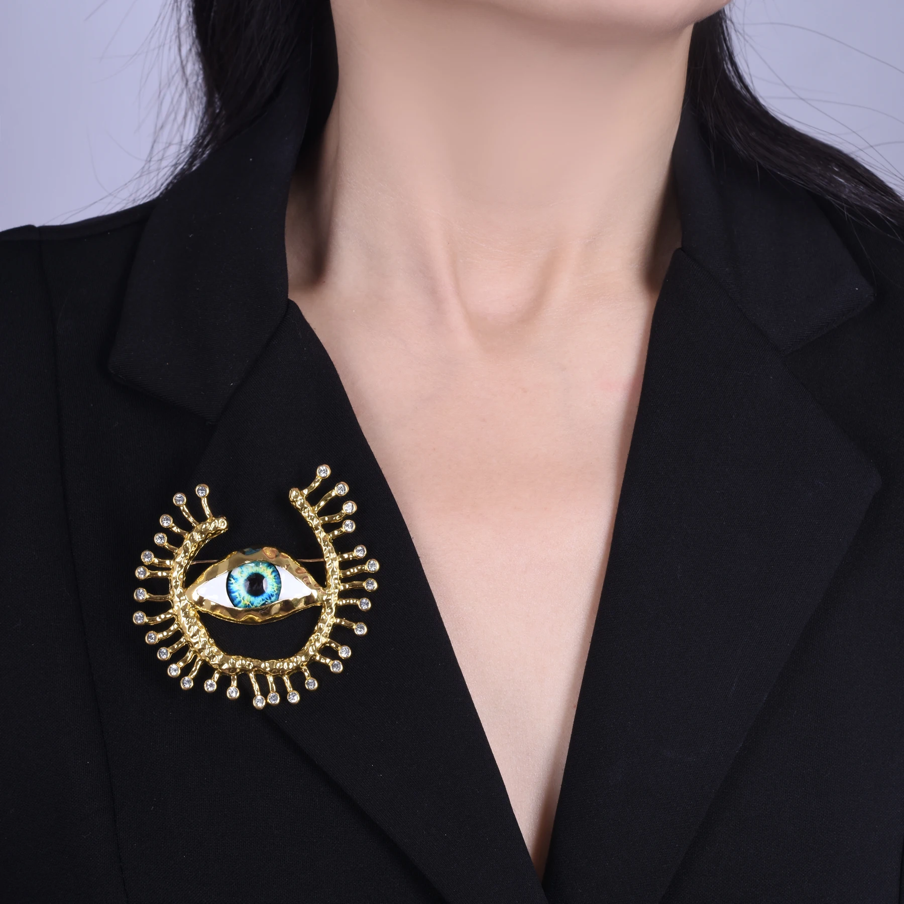 

European and American retro demon Eye brooch high-grade female personality exaggerated eye corsage niche design sense of pin acc