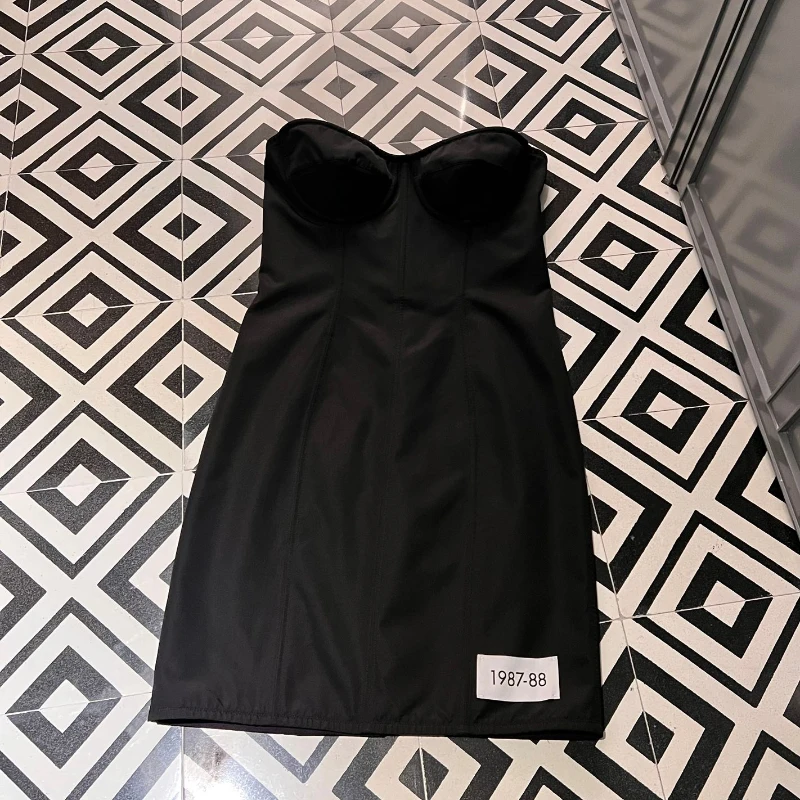 Top Quality 2023 Summer New Black Geometric Sleeveless Digital Label Buckle Mini Party Dress
Top Quality 2023 Summer New Black Geometric Sleeveless Digital Label Buckle Mini Party Dress