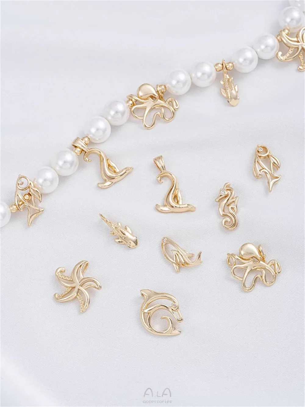 

14K Gold-filled Sea Creatures Dolphin Starfish Pendant DIY Hand-strung Pearl Bracelet Pendant Jewelry Charm K559