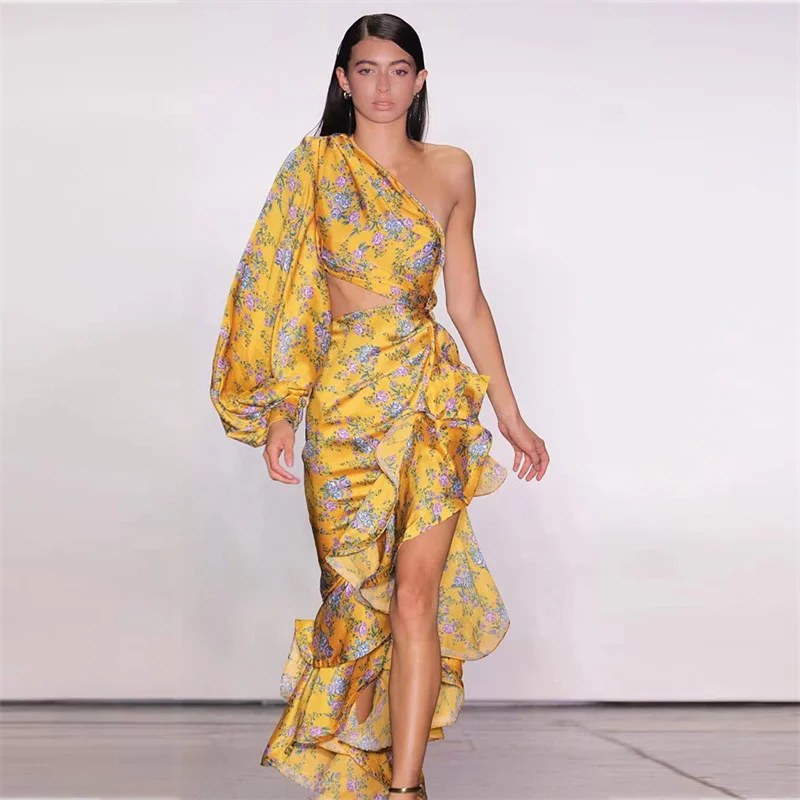 Designer Floral Dress Sexy Slanted One Shoulder Female Slim Waist Cut Out Lotus Leaf Irregular Ruffle Long Maxi Outfit
Designer Floral Dress Sexy Slanted One Shoulder Female Slim Waist Cut Out Lotus Leaf Irregular Ruffle Long Maxi Outfit