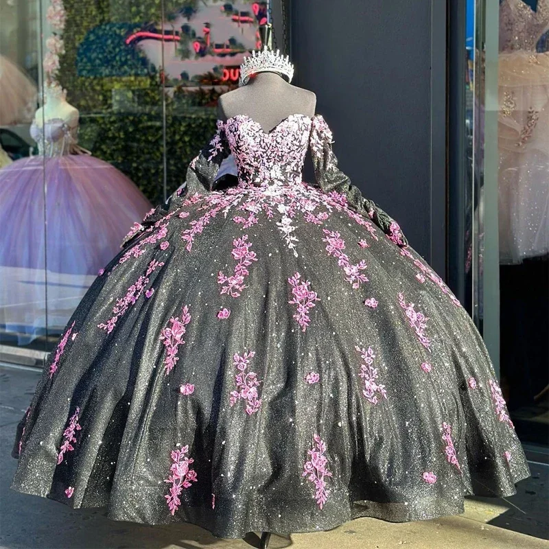 Черные мексиканские платья Quinceanera для девушек, милое платье с открытыми плечами и длинным рукавом, с розовой аппликацией, 16 шт., на шнуровке, для дня рождения
Черные мексиканские платья Quinceanera для девушек, милое платье с открытыми плечами и длинным рукавом, с розовой аппликацией, 16 шт., на шнуровке, для дня рождения