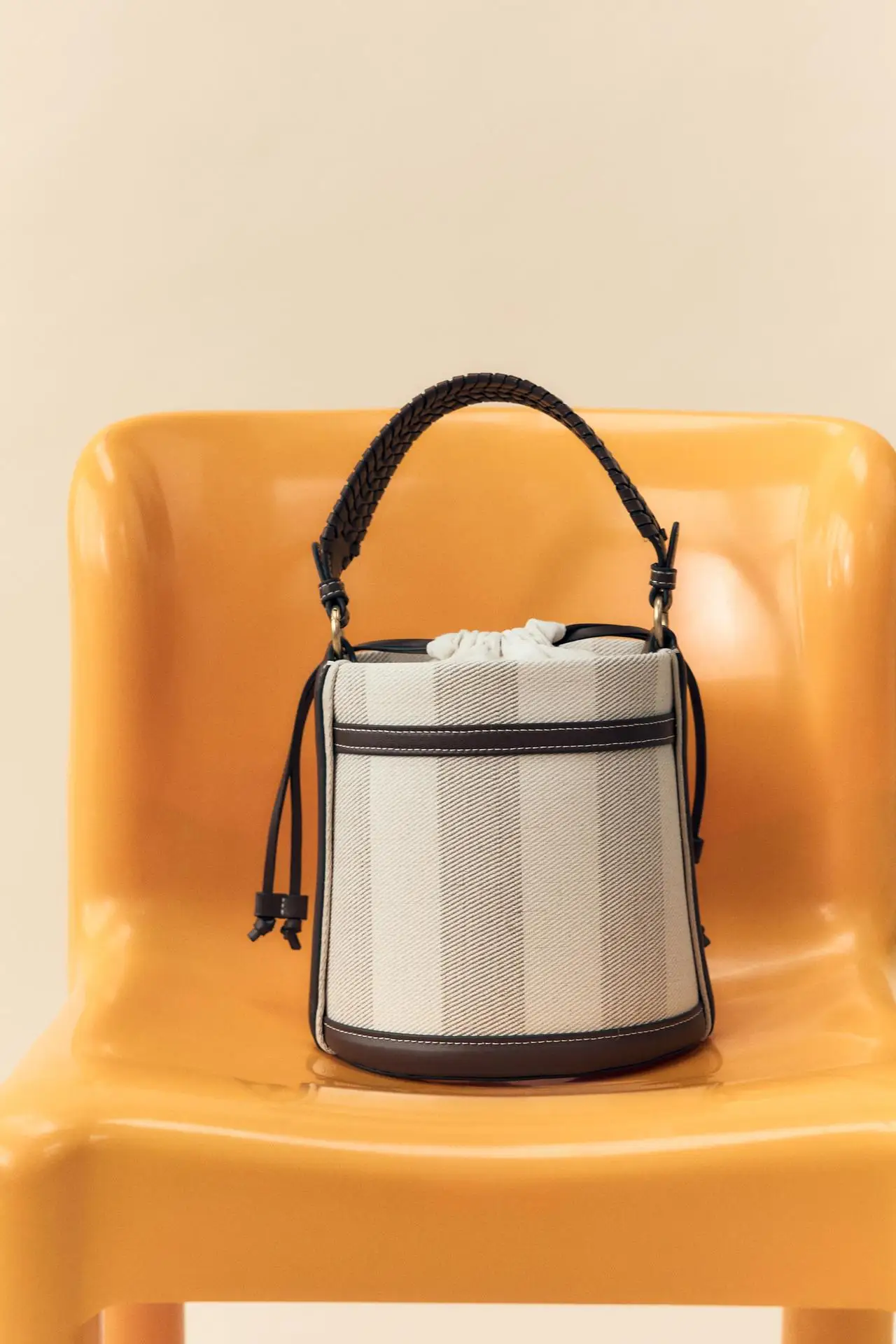 Straw Bucket Crossbody Beach Bag 5 S9ff3d4f3c1c149b1931186579468f886L