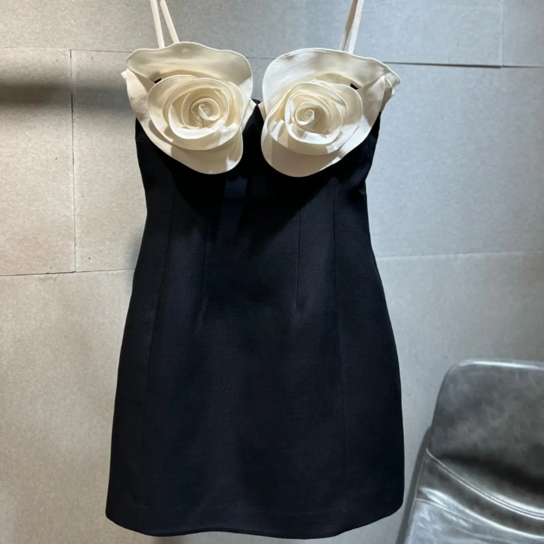 

High Quality White Two Rose Flowers Appliqued Patchwork Mini Black Dress
