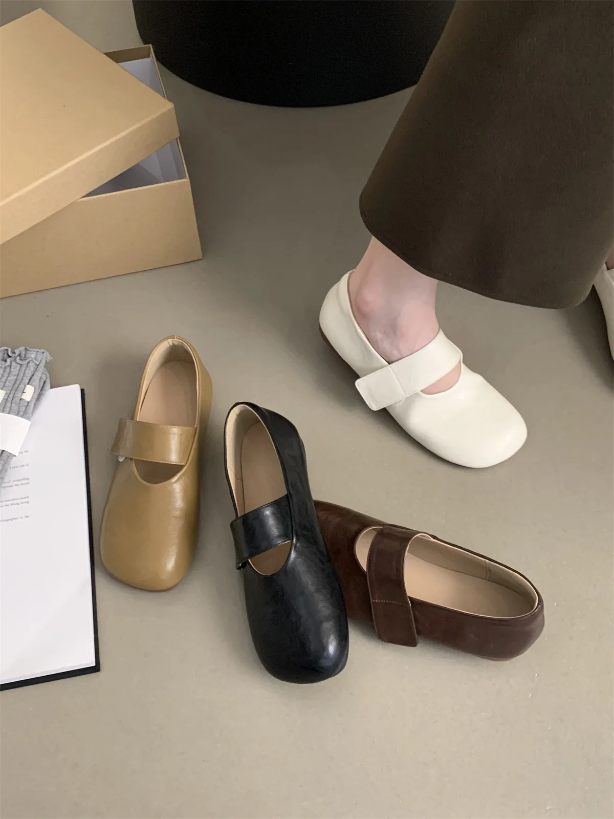 Женские замшевые лоферы с бахромой, повседневные деловые мокасины на плоской подошве, для вождения, лето 2024 
Женские замшевые лоферы с бахромой, повседневные деловые мокасины на плоской подошве, для вождения, лето 2024