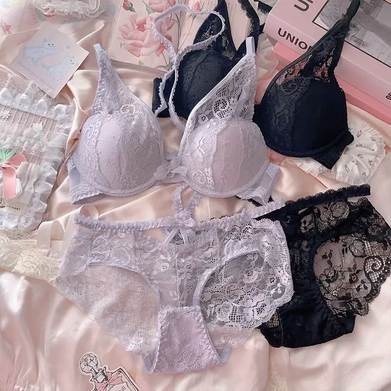 Purple Black Sexy Pure Desire Lace Underwear for Women with Hanging Neck and Hollow Bra Set
Purple Black Sexy Pure Desire Lace Underwear for Women with Hanging Neck and Hollow Bra Set