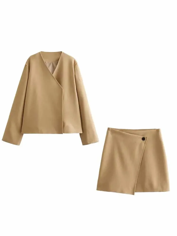 Женское укороченное шерстяное пальто с V-образным вырезом, винтажная верхняя одежда с длинным рукавом и пуговицами, шикарный топ и юбка, женский костюм, новинка 2024
Женское укороченное шерстяное пальто с V-образным вырезом, винтажная верхняя одежда с длинным рукавом и пуговицами, шикарный топ и юбка, женский костюм, новинка 2024