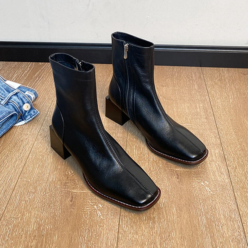 Heihaian Short Boots 2023 Autumn Winter New Korean Version Of Commuter Short Boots Square Head Side Zipper Leather Boots Women 
Heihaian Short Boots 2023 Autumn Winter New Korean Version Of Commuter Short Boots Square Head Side Zipper Leather Boots Women