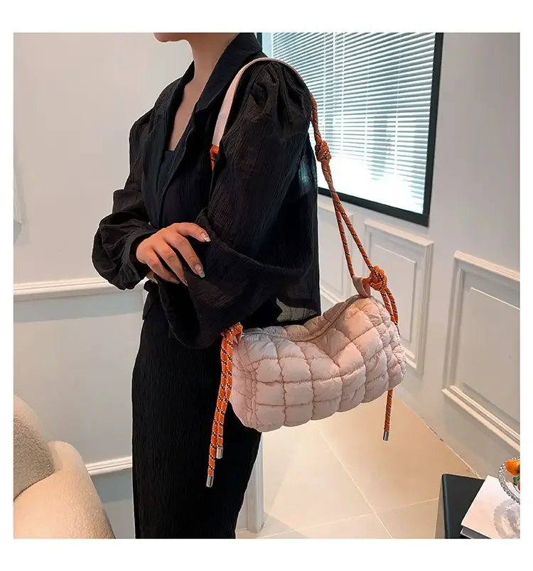 Korean Fashion Pleated Rhombus Boston Bag Simple Casual Woven Drawstring Women's Handbag Soft Fluffy Padded Cotton Shoulder Bag
Korean Fashion Pleated Rhombus Boston Bag Simple Casual Woven Drawstring Women's Handbag Soft Fluffy Padded Cotton Shoulder Bag