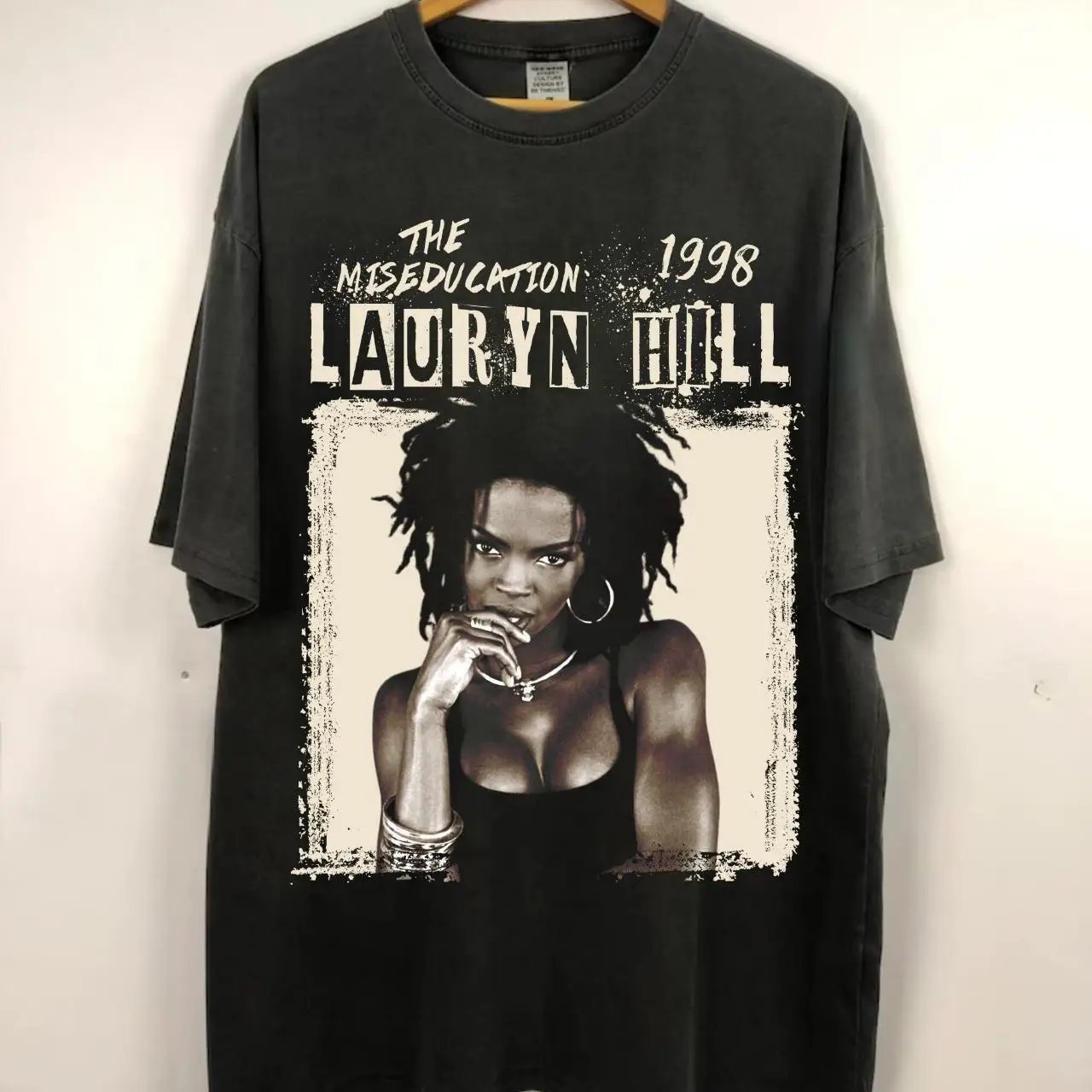 Футболки Lauryn Hill Rapp, Лаурин Хилл Ретро 90-х Лаурин Хилл рубашка черного цвета 
Футболки Lauryn Hill Rapp, Лаурин Хилл Ретро 90-х Лаурин Хилл рубашка черного цвета