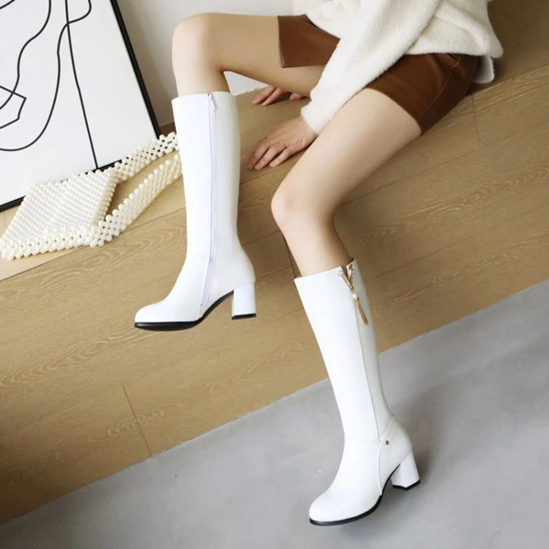 BLXQPYT Botas De Mujer 2021 большой размер 33-43 молния высокий каблук рыцарские сапоги для женщин Зимняя обувь на платформе белые кожаные сапоги 926-1
BLXQPYT Botas De Mujer 2021 большой размер 33-43 молния высокий каблук рыцарские сапоги для женщин Зимняя обувь на платформе белые кожаные сапоги 926-1