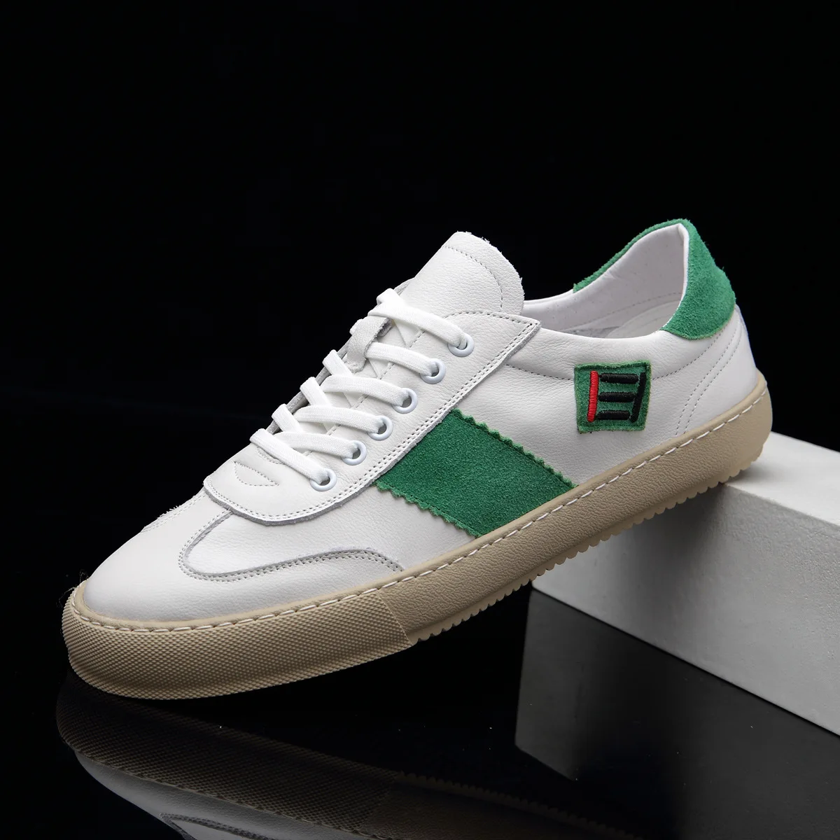 2023 New Men's Vulcanized Shoes Casual Trend Wear-resistant Breathable Leather Sports Shoes Luxury Designer Shoes Men
2023 New Men's Vulcanized Shoes Casual Trend Wear-resistant Breathable Leather Sports Shoes Luxury Designer Shoes Men