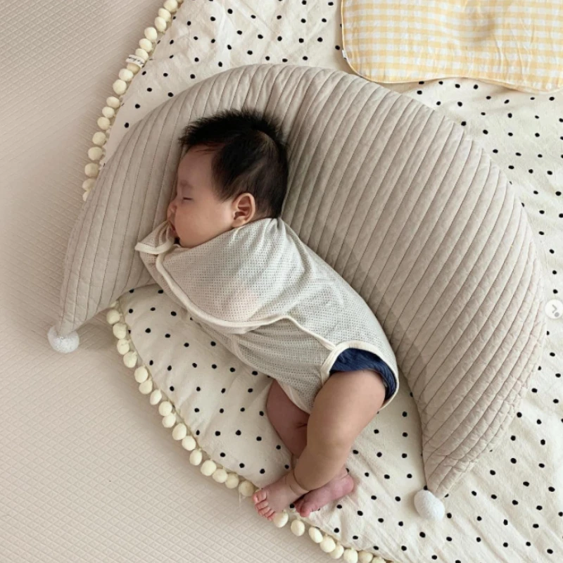 INS Newborn Nursing Pillow Baby Soft Hair Ball Cotton Moon Cushion Bed Surround Children's Bed Safe Removable Washable
INS Newborn Nursing Pillow Baby Soft Hair Ball Cotton Moon Cushion Bed Surround Children's Bed Safe Removable Washable