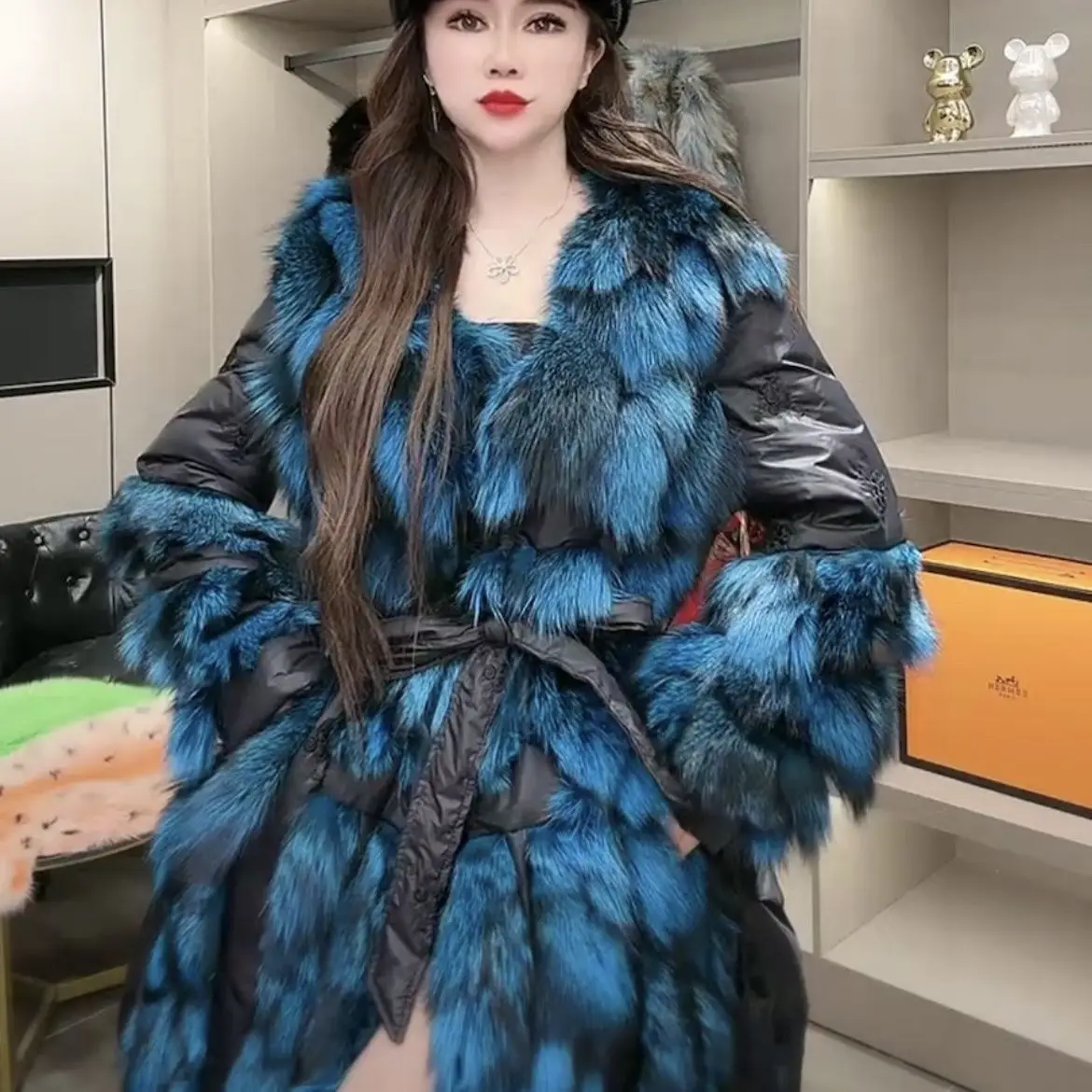 New temperament high-end fox fur accept waist in the design of long thin covering his coat wet girl
New temperament high-end fox fur accept waist in the design of long thin covering his coat wet girl