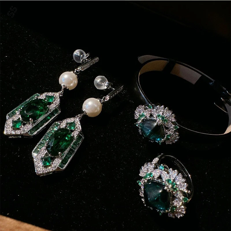 Mojito Emerald Flower Basket Bracelet Men/Women Malachite Green Garland Copper Inlaid Zircon Open Rings Fashion Earrings Pendant
Mojito Emerald Flower Basket Bracelet Men/Women Malachite Green Garland Copper Inlaid Zircon Open Rings Fashion Earrings Pendant