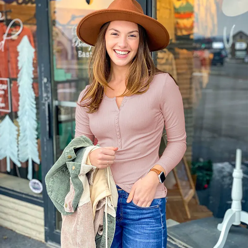 Универсальная футболка, новая модная футболка на пуговицах, повседневная женская футболка с длинным рукавом, топ на осень и зиму
Универсальная футболка, новая модная футболка на пуговицах, повседневная женская футболка с длинным рукавом, топ на осень и зиму