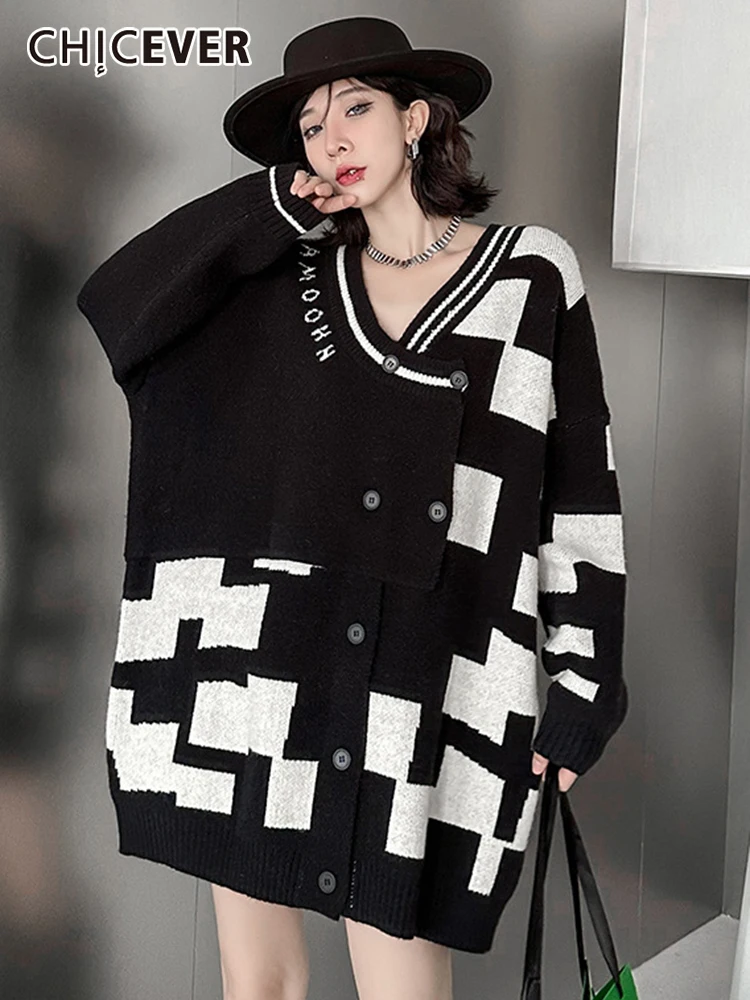 CHICEVER Hit Color Knitting Sweaters For Women V Neck Long Sleeve Patchwork Single Breasted Loose Sweater Female Fashion Style
CHICEVER Hit Color Knitting Sweaters For Women V Neck Long Sleeve Patchwork Single Breasted Loose Sweater Female Fashion Style