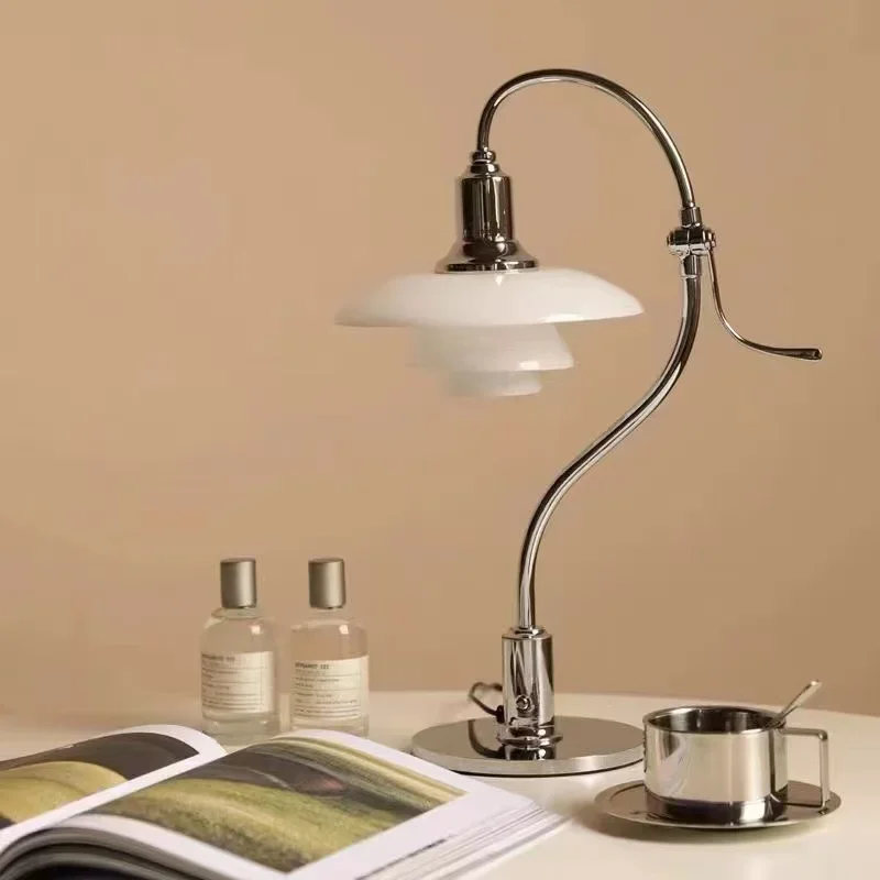 

Современные Простые настольные лампы, дизайнерские креативные светодиодные светильники в скандинавском стиле, прикроватная лампа для спальни, гостиной, осветительные приборы для домашнего декора