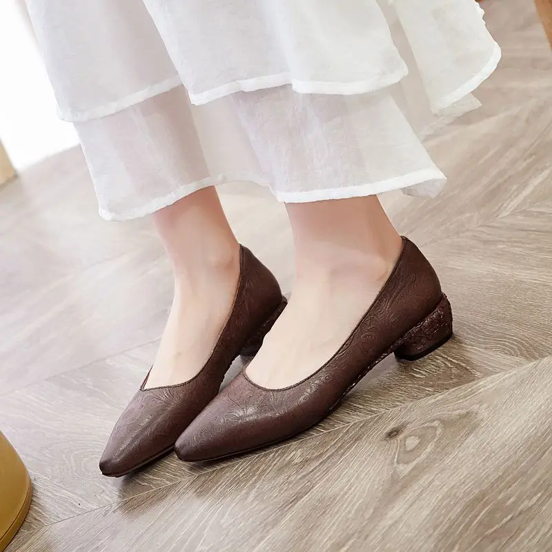 3.5cm Genuine Leather Women Novelty Authentic Pint Toe Comfy Summer Retro Fashion Designer Elegance Ethnic Flats Shallow Shoes
3.5cm Genuine Leather Women Novelty Authentic Pint Toe Comfy Summer Retro Fashion Designer Elegance Ethnic Flats Shallow Shoes