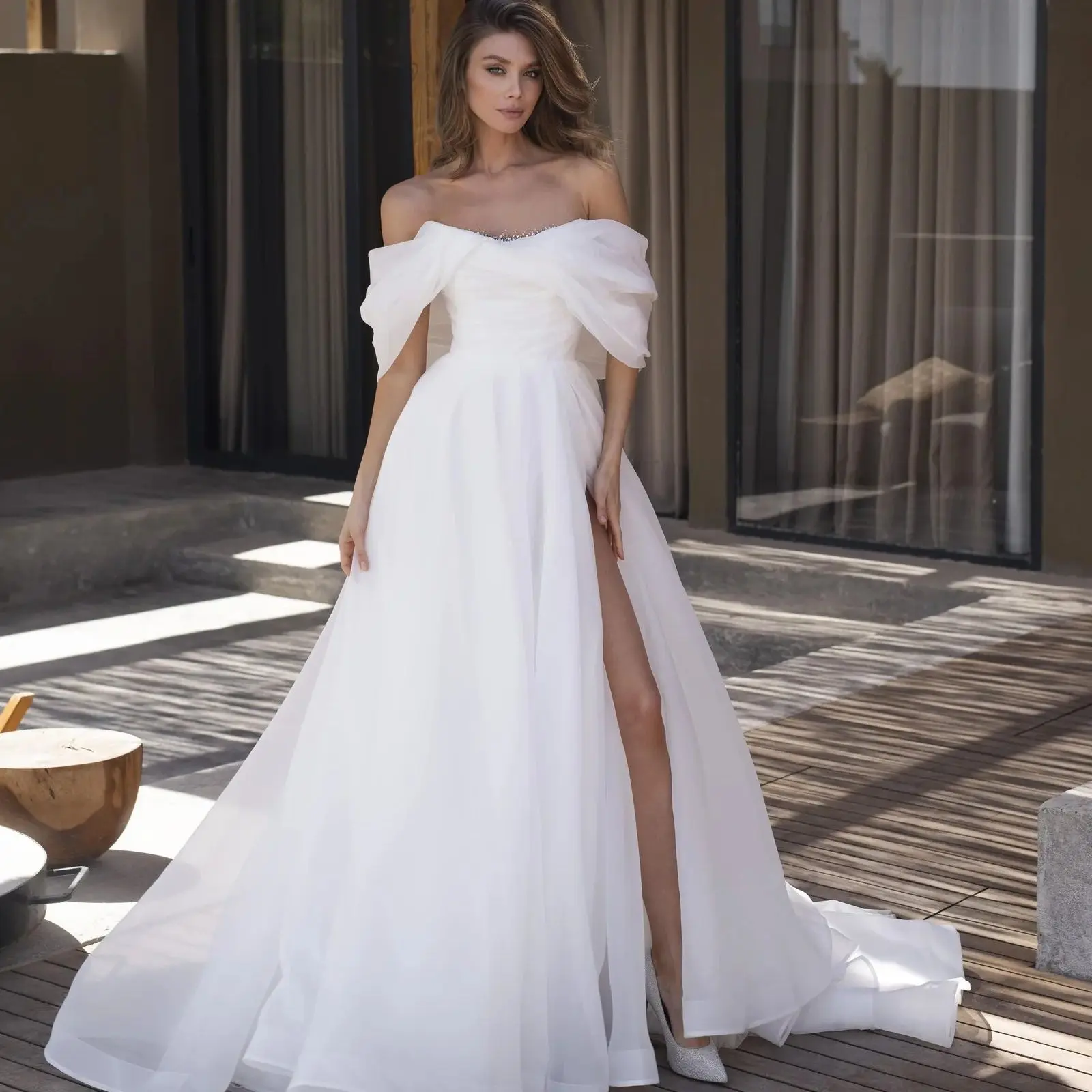 Fairy A Line Wedding Dress with High Slit Off the Shoulder Bolero Party Gown Sleeveless Fashion Vestido De Novia
Fairy A Line Wedding Dress with High Slit Off the Shoulder Bolero Party Gown Sleeveless Fashion Vestido De Novia