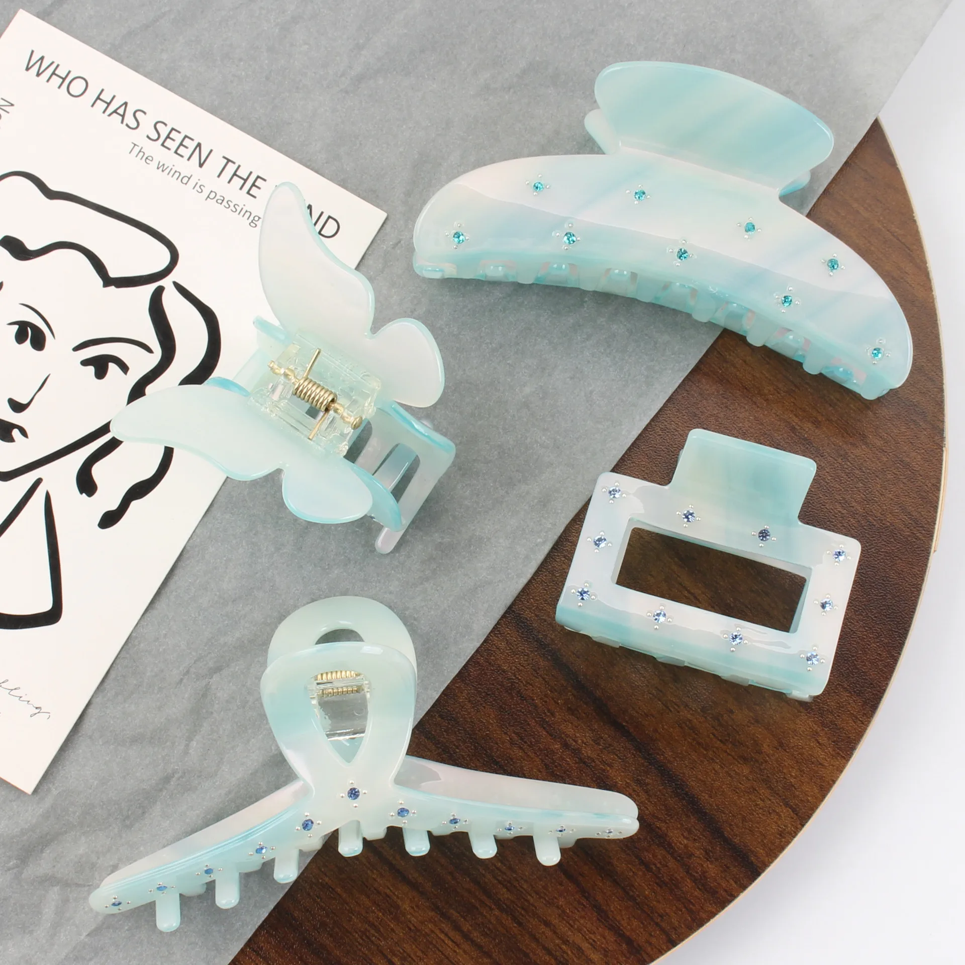 Korea INS Bright Butterfly Hair Clips Hairpin Crab Hair Clip Acetate Claw Clip Girls Hair Accessories for Women
Korea INS Bright Butterfly Hair Clips Hairpin Crab Hair Clip Acetate Claw Clip Girls Hair Accessories for Women