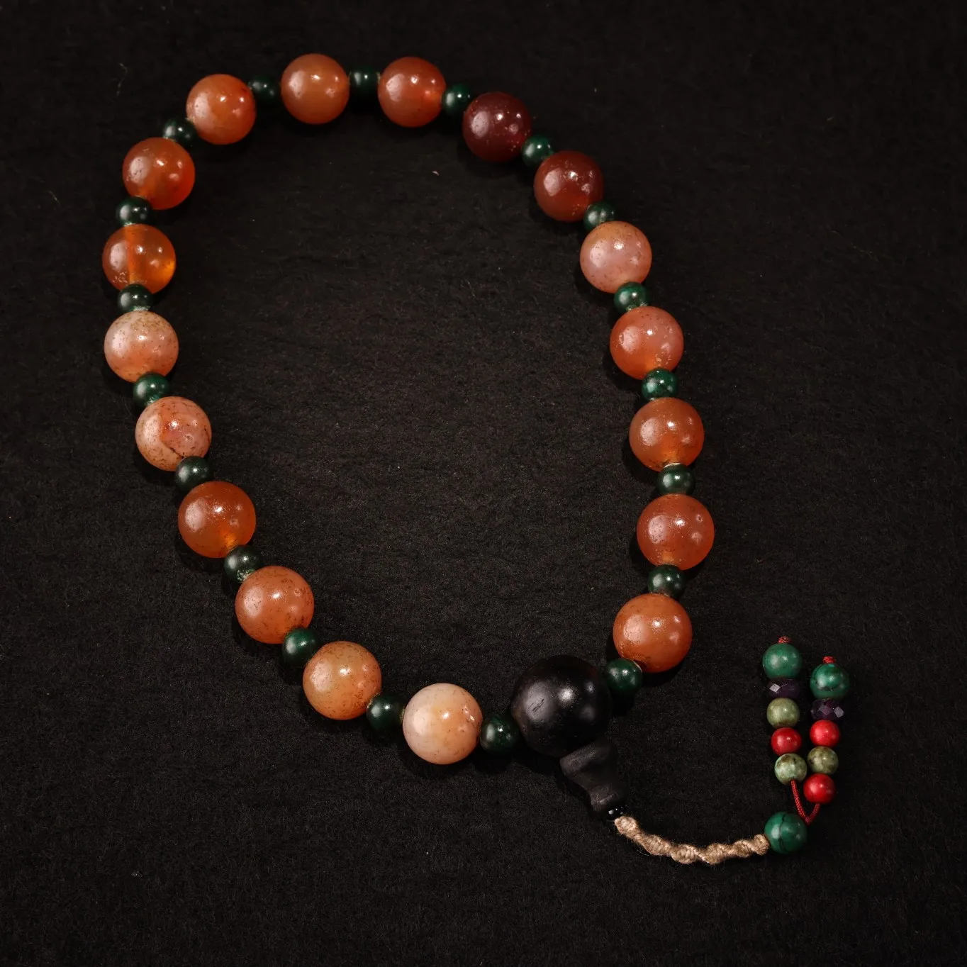 8"Tibetan Temple Collection Old natural red agate 18 capsules buddha beads hand held Rosary Amulet Dharma Town house Exorcism
8"Tibetan Temple Collection Old natural red agate 18 capsules buddha beads hand held Rosary Amulet Dharma Town house Exorcism