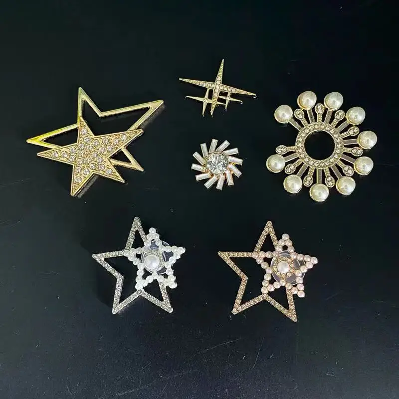 1pcs Bling Shoe Charms Pentagram Heart Clog Charm Accessories Detachable Garden Sandal Clogs Decoration Girls Gift
1pcs Bling Shoe Charms Pentagram Heart Clog Charm Accessories Detachable Garden Sandal Clogs Decoration Girls Gift
