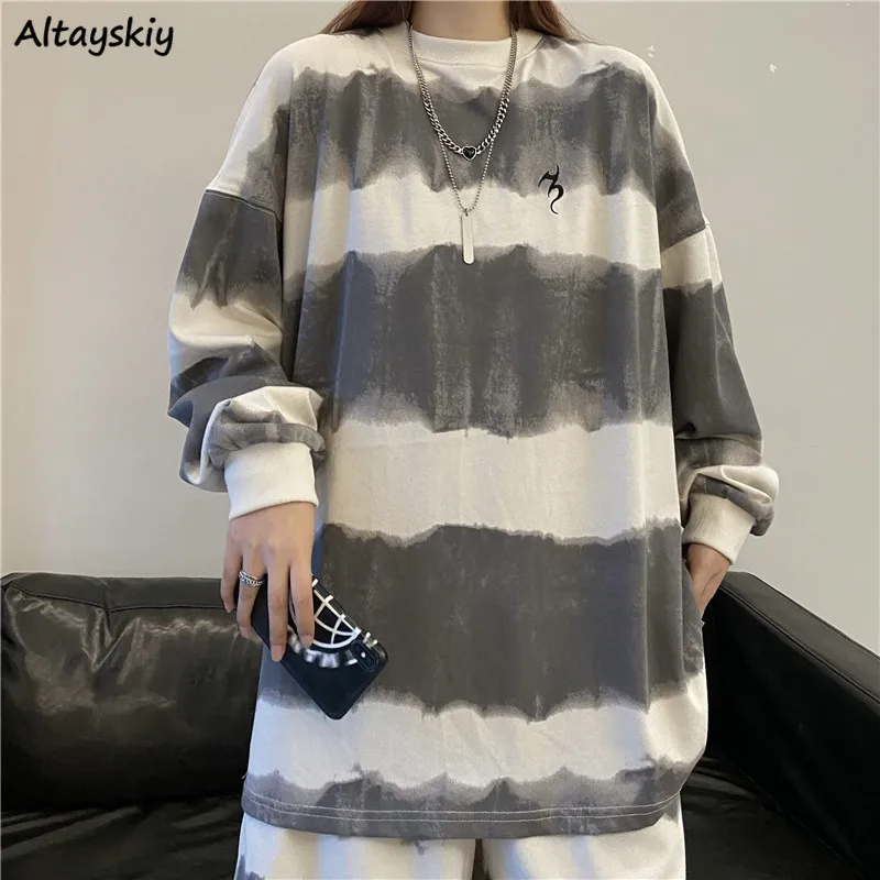 Sweatshirts Women Spring Tie Dye Patchwork Simple Fashion Streetwear Loose Kpop Vintage O-neck Ins All-match Temperament Ulzzang
Sweatshirts Women Spring Tie Dye Patchwork Simple Fashion Streetwear Loose Kpop Vintage O-neck Ins All-match Temperament Ulzzang