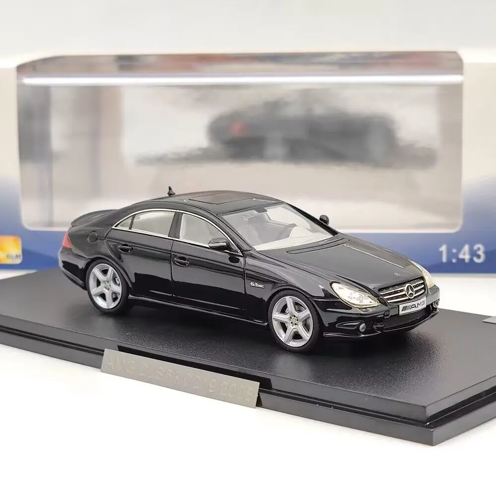 GLM Cls63 C219 масштаб 2008 1/43 Смола Модель ограниченный автомобиль Новый в коробке
GLM Cls63 C219 масштаб 2008 1/43 Смола Модель ограниченный автомобиль Новый в коробке