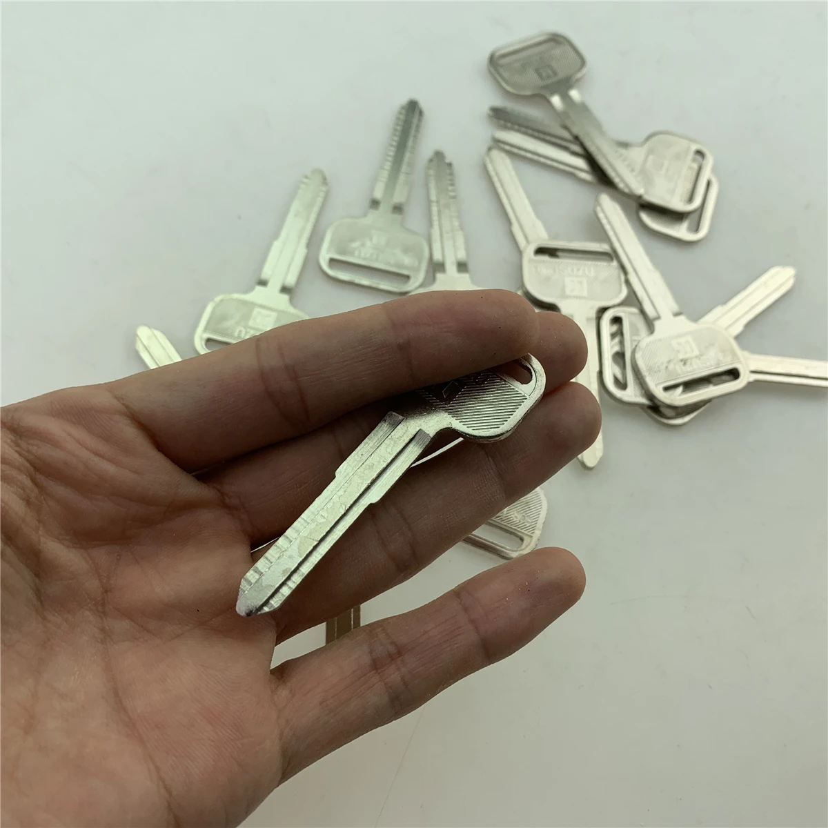 

4pcs for The F-204 ISUZU Qingling Isuzu Car Keys Keys Embryo Embryo Wholesale