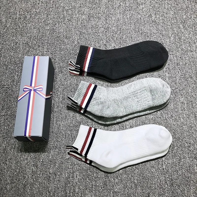 TB THOM Men's Socks Luxury Brand Stripes Ankle Socks Women's Cotton Casual Casual Sport Harajuku TB Stockings
TB THOM Men's Socks Luxury Brand Stripes Ankle Socks Women's Cotton Casual Casual Sport Harajuku TB Stockings