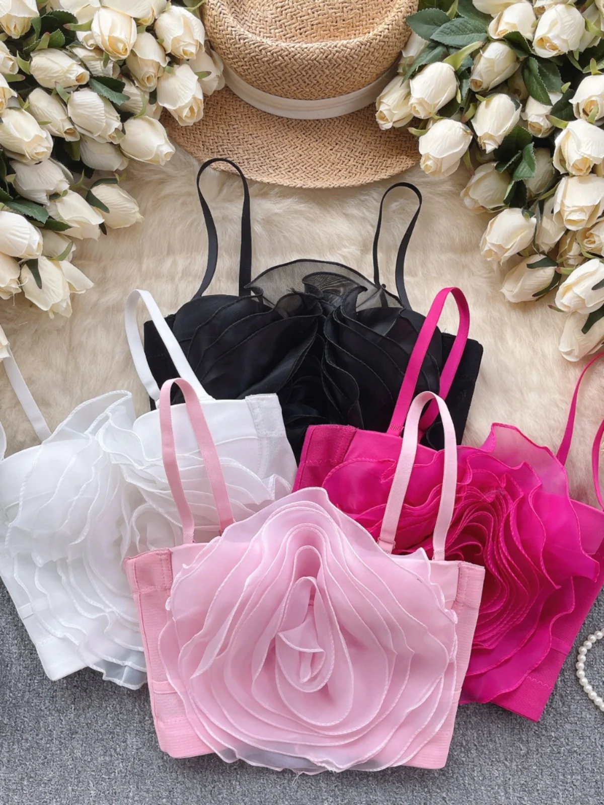 Женский шифоновый укороченный топ на бретелях-спагетти, с объемными цветами