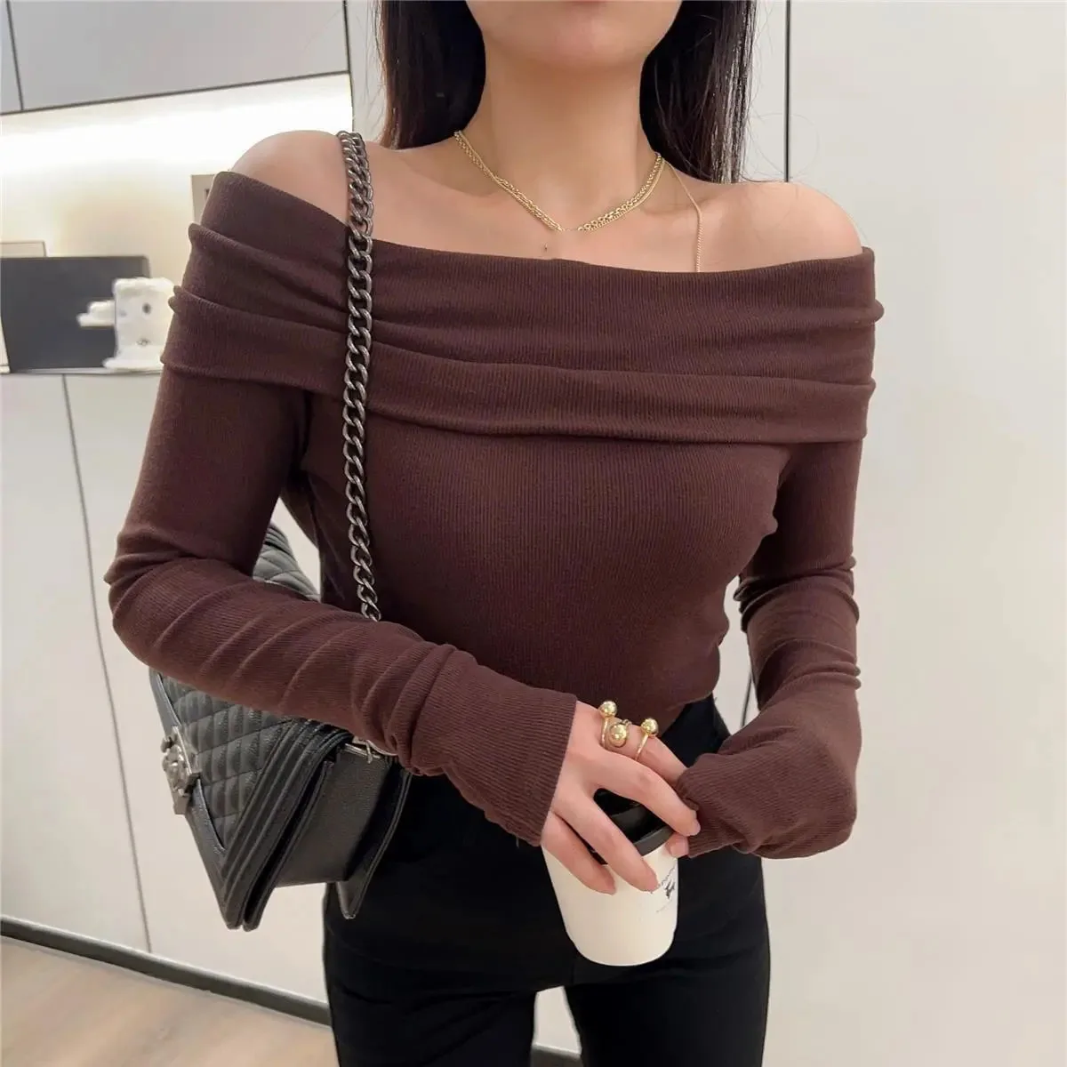 Diagonal Collar T-shirt For Women Slim and Sexy Korean Fashion Short Knitted Shirt Gentle and Comfortable Pleated Casual Tops
Diagonal Collar T-shirt For Women Slim and Sexy Korean Fashion Short Knitted Shirt Gentle and Comfortable Pleated Casual Tops