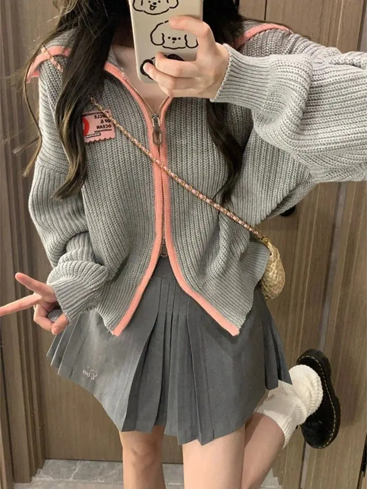 2024 Spring and Autumn Payment Grey Coat Double Zipper Top Casual Fashion Tide Slim Knitted Sexy Casual Top Coat
2024 Spring and Autumn Payment Grey Coat Double Zipper Top Casual Fashion Tide Slim Knitted Sexy Casual Top Coat