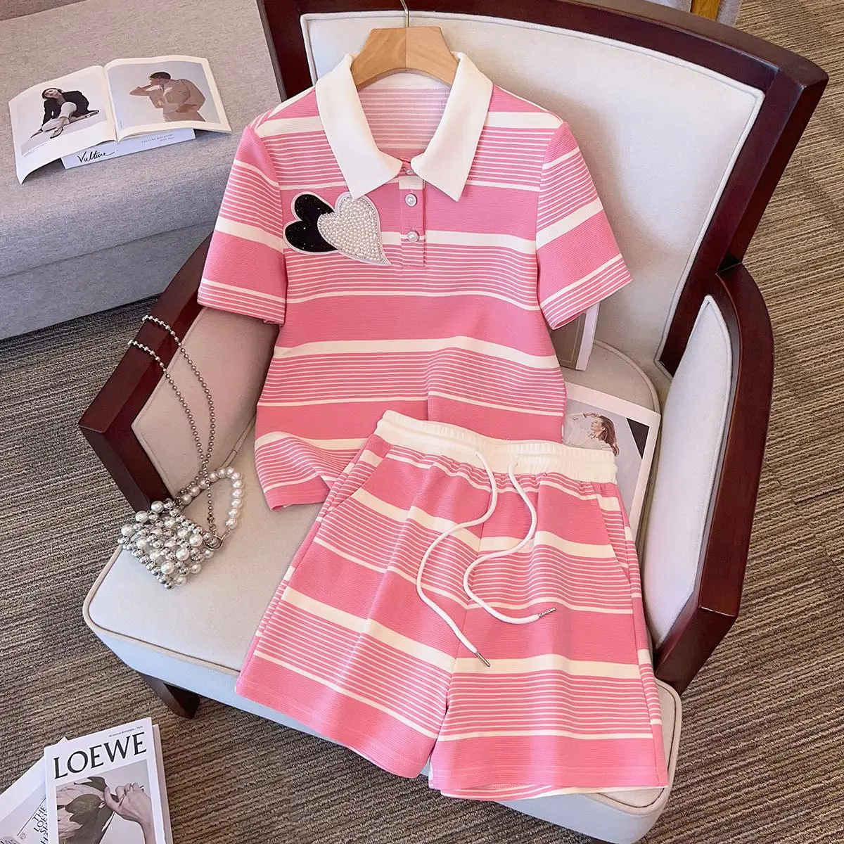 Plus Size L-4XL Women Stripe Tracksuit Pearl T Shirt Top And Short Pant Two Piece Set Matching Outfit Female Y2K Suit Clothing
Plus Size L-4XL Women Stripe Tracksuit Pearl T Shirt Top And Short Pant Two Piece Set Matching Outfit Female Y2K Suit Clothing