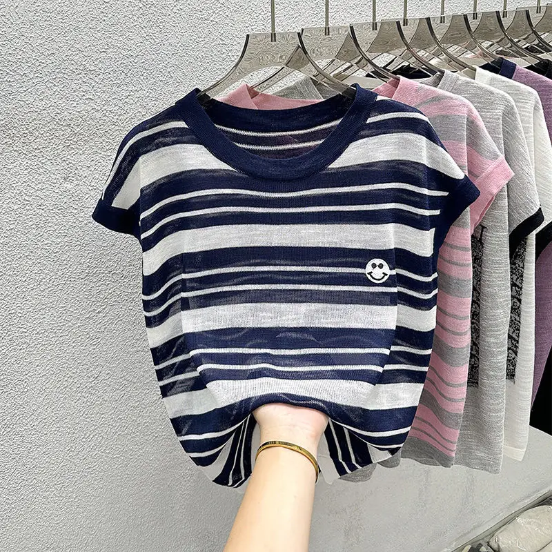 Casual Basics T-shirts for Women Fashion 2024 Summer Striped Knitted O-Neck Loose Fit Tops Short Sleeve Tees Ladies T-shirt S306
Casual Basics T-shirts for Women Fashion 2024 Summer Striped Knitted O-Neck Loose Fit Tops Short Sleeve Tees Ladies T-shirt S306
