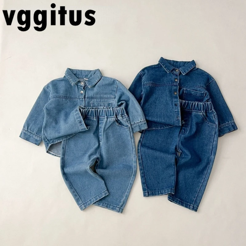 Джинсовый комплект в Корейском стиле для маленьких мальчиков и девочек, куртка из денима с отложным воротником и длинными рукавами + джинсы в стиле ретро, E106C, весна-осень
Джинсовый комплект в Корейском стиле для маленьких мальчиков и девочек, куртка из денима с отложным воротником и длинными рукавами + джинсы в стиле ретро, E106C, весна-осень