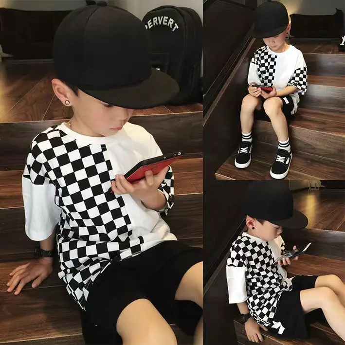 

Boys Summer Children cotton T-shirt 2024 New Black White Chessboard grid Korean Short sleeve fashion Loose Hip Hop t-shirt