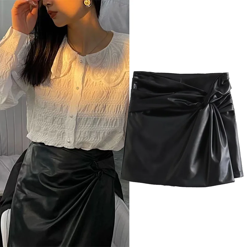 TRAF Faux Leather Asymmetric Hot Shorts 2024 Spring High Waist Woman's Black Shorts Fashion Twisted Pleat Slim Short For Woman
TRAF Faux Leather Asymmetric Hot Shorts 2024 Spring High Waist Woman's Black Shorts Fashion Twisted Pleat Slim Short For Woman