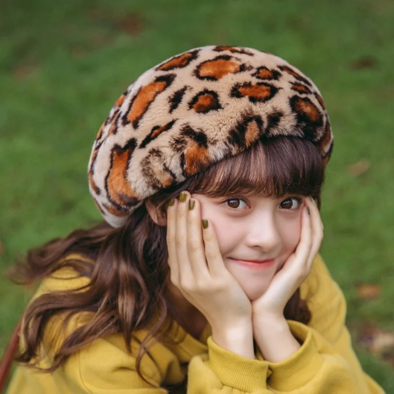 Winter Thickened Warm Fur Hat For Women High Quality Rex Rabbit Fur Beret Outdoor Luxury Leopard Design Winterproof Fur Hat
Winter Thickened Warm Fur Hat For Women High Quality Rex Rabbit Fur Beret Outdoor Luxury Leopard Design Winterproof Fur Hat