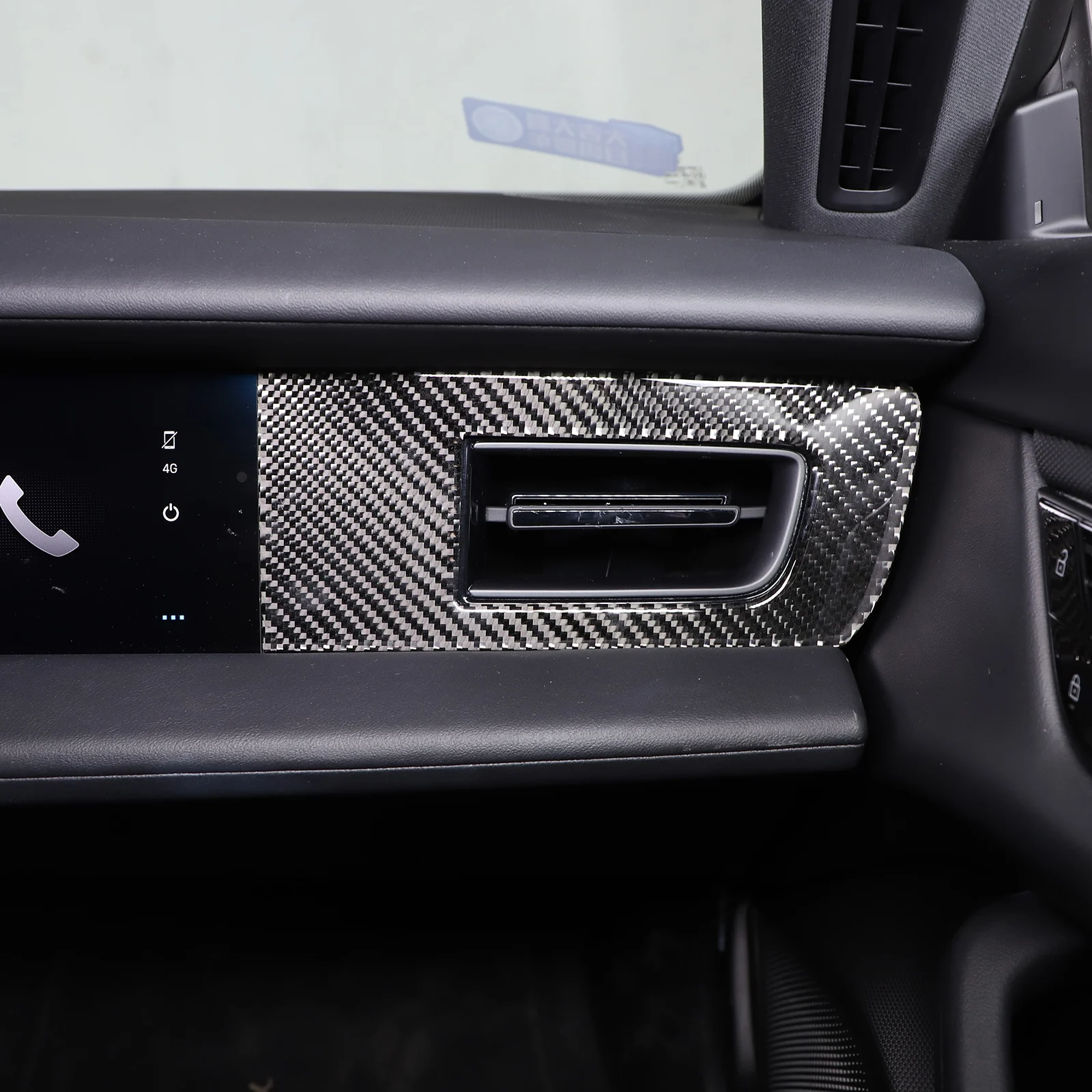 For Porsche Taycan 2019 2020 2021 2022 Soft Carbon Fiber Car Side Air Vent Outlet Cover Trim Sticker Car Accessories
For Porsche Taycan 2019 2020 2021 2022 Soft Carbon Fiber Car Side Air Vent Outlet Cover Trim Sticker Car Accessories